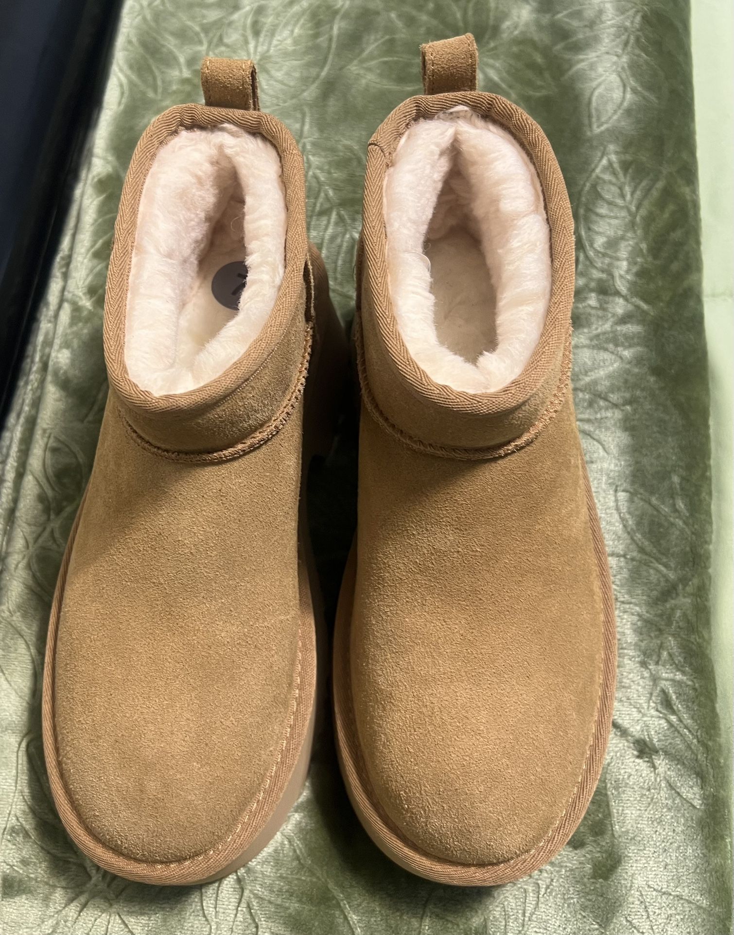 Ugg Platform Boots Size 7