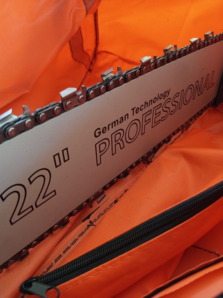 Brand New Professional 4.2 H.P. 2Cycle Chainsaw ,Ready To Work With Carryall Case Retail $479