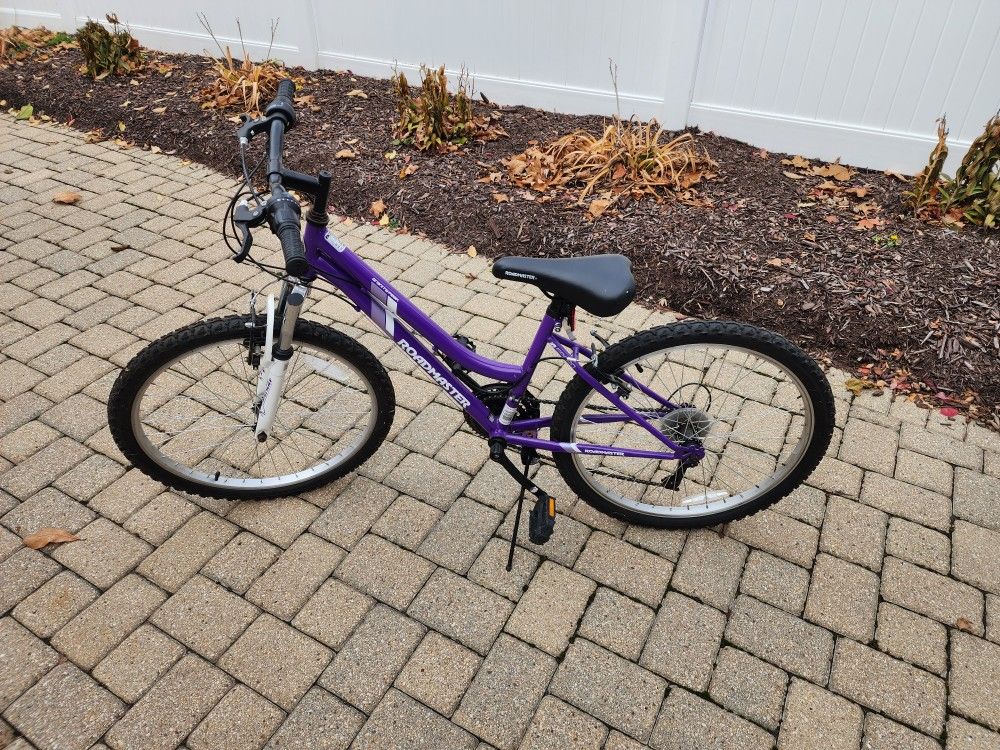 24 Inch Girls/Womens Granite Peak Bicycle