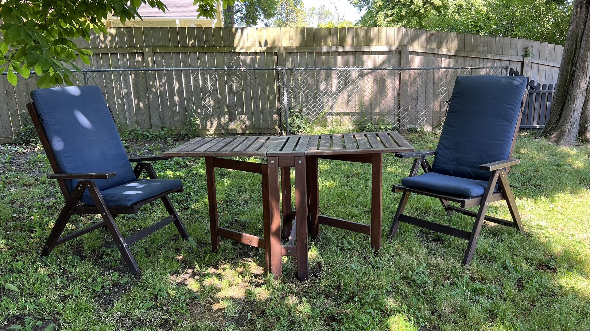 IKEA Namarro Reclining Chairs And Table Set