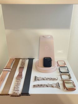 (PRICE NEGOTIABLE) 2020 Apple Watch SE 44mm GOLD