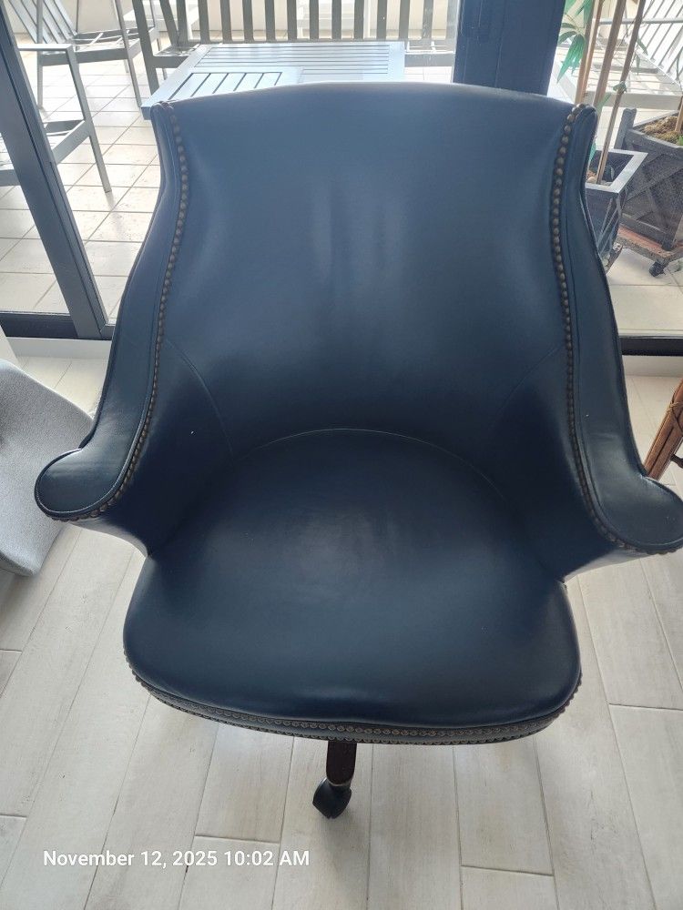 Leather Swivel Chair Blue