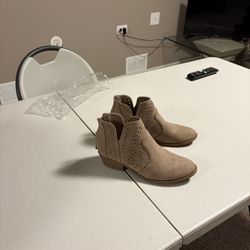 Women’s Boot size 7.5 