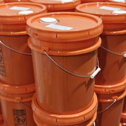 BLUE LAUNDRY DETERGENT W/ BREEZE SCENT