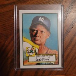 TRUMP/MICKEY MANTLE POSE BASEBALL CARD-MINT