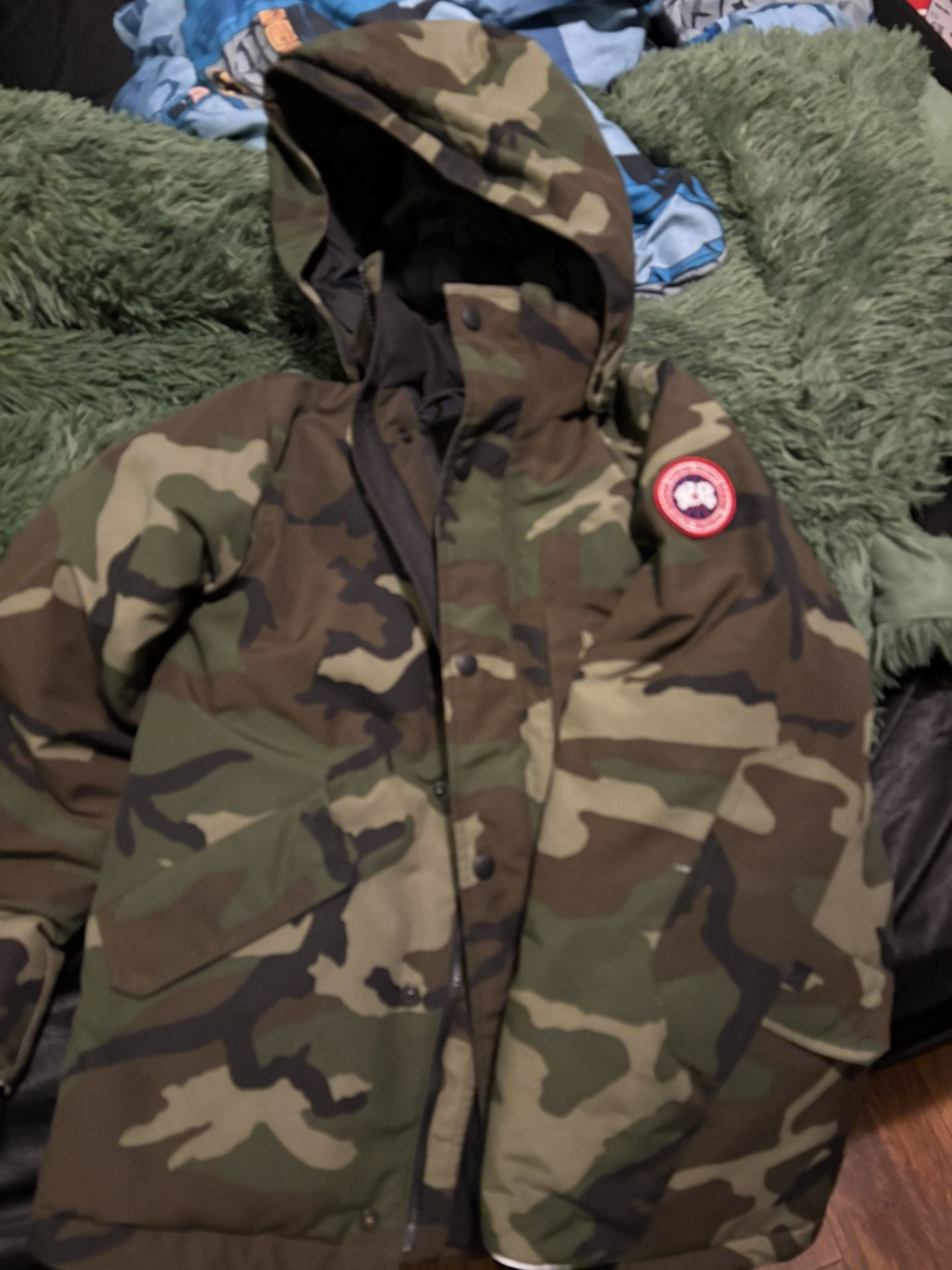 Canada Goose Parka Jacket boys large six 14-16