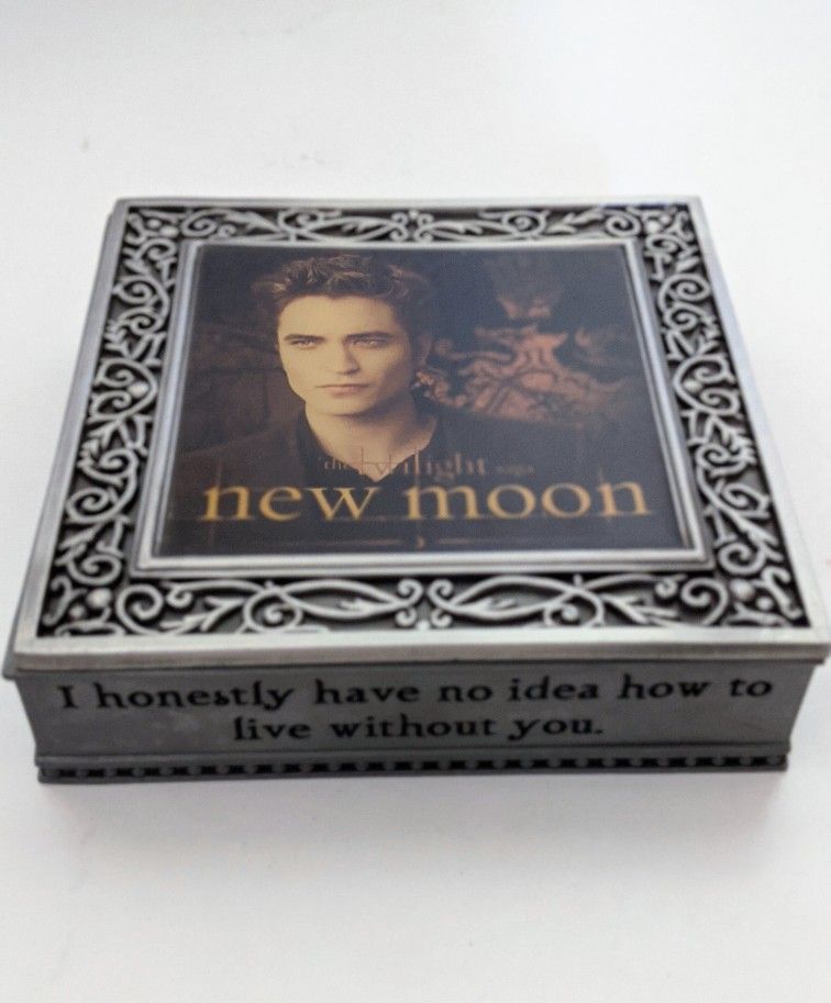 Twilight Saga New Moon Edward Cullen Pewter Jewelry Box