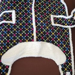 Pet Winter https://offerup.com/redirect/?o=Q29hdC5jb20= Medium/large Dog