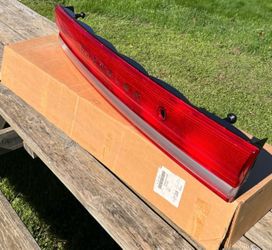 MOPAR TAILLIGHT ASM DODGE INTREPID CHRYSLER CONCORDE EAGEL VISION NOS NIB