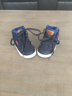 Levi’s size 5 C- Like New !!!!