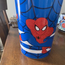 Mug , trash can - and Micky mouse