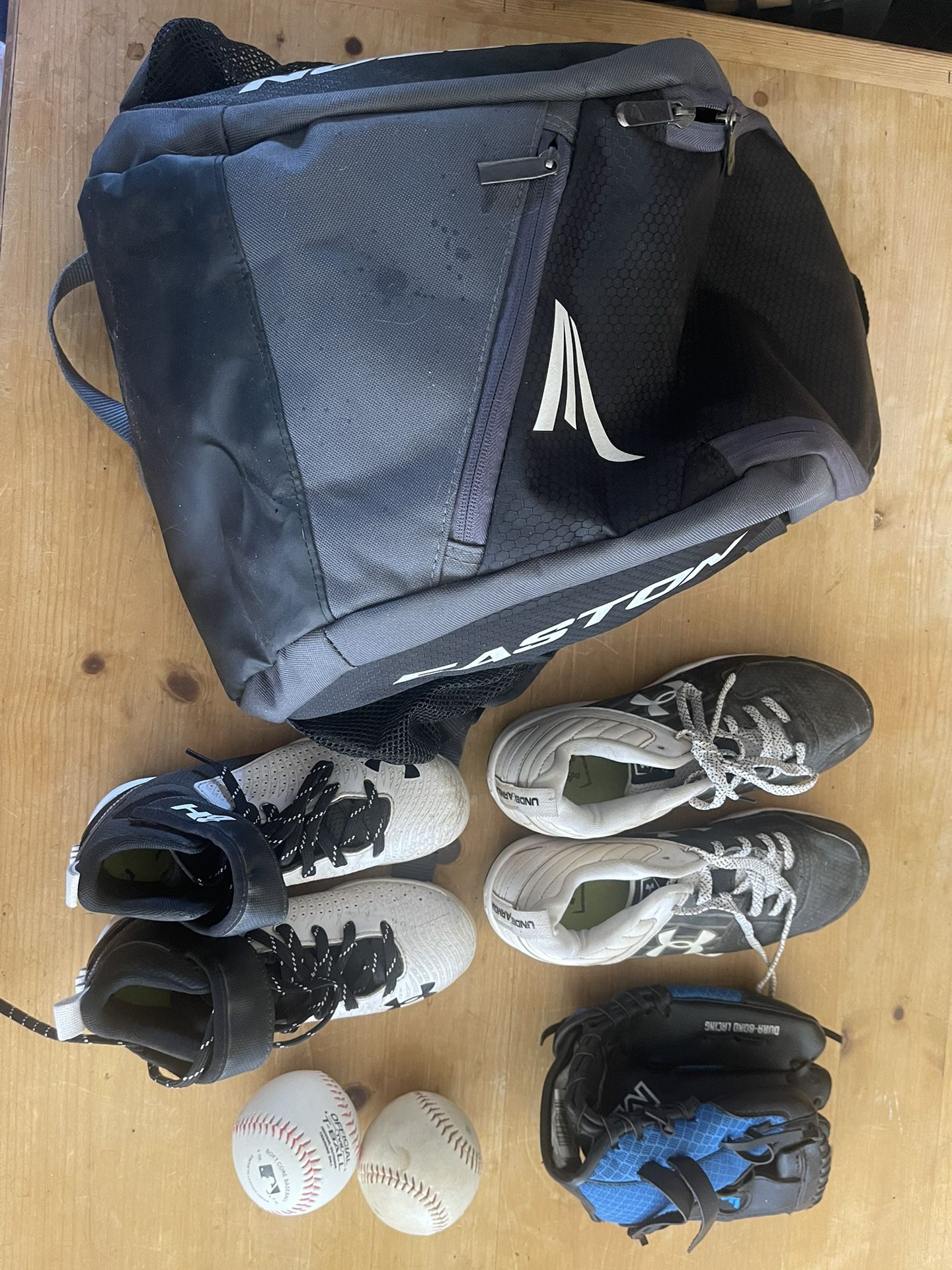 Baseball Backpack With 2 Pairs Of Cleats, Gloves And 2 Balls
