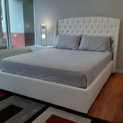 For Sale - Queen Bed!!! Ask For Price !!! Preguntar Por Precio 