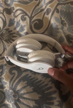 WHITE SOLO BEATS (SOLO2)