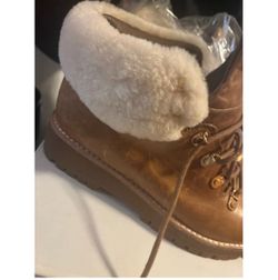 Womens Michael kors lined fall/ winter boot