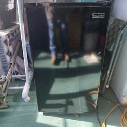 38X18 Mini Fridge Asking 20