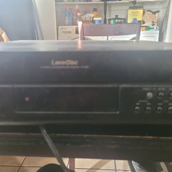 Samsung DV5500 is a vintage LaserDisc player from the early 1990s