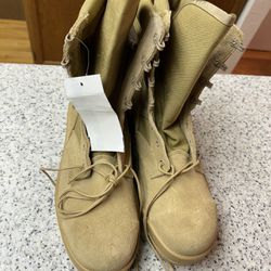 MILITARY BOOTS 
