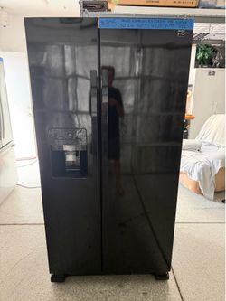 Side-by-side refrigerator