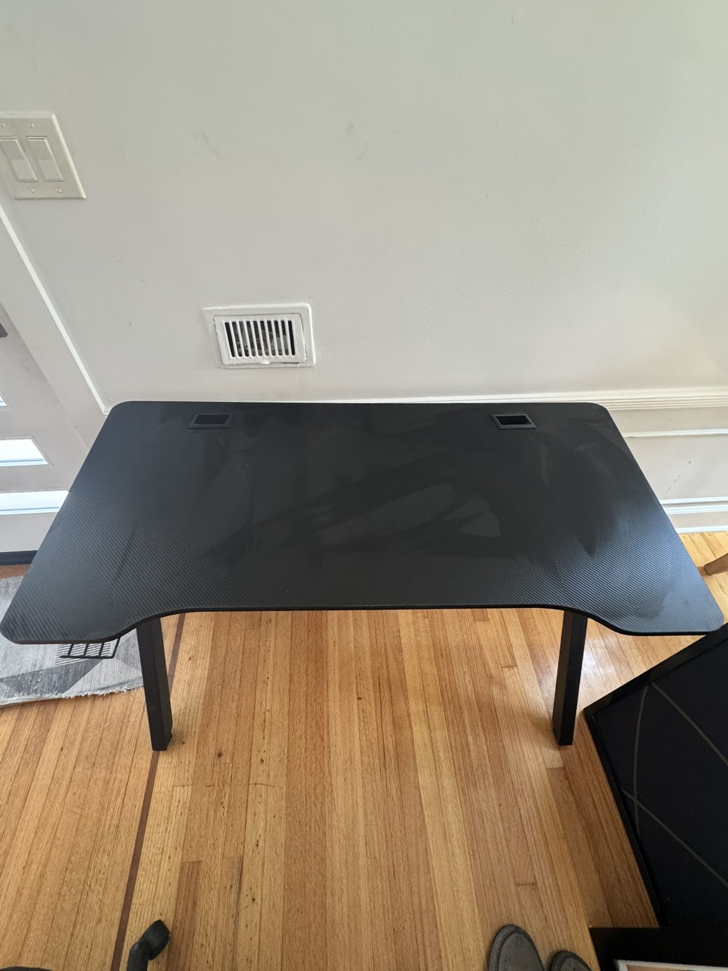 Black Desk