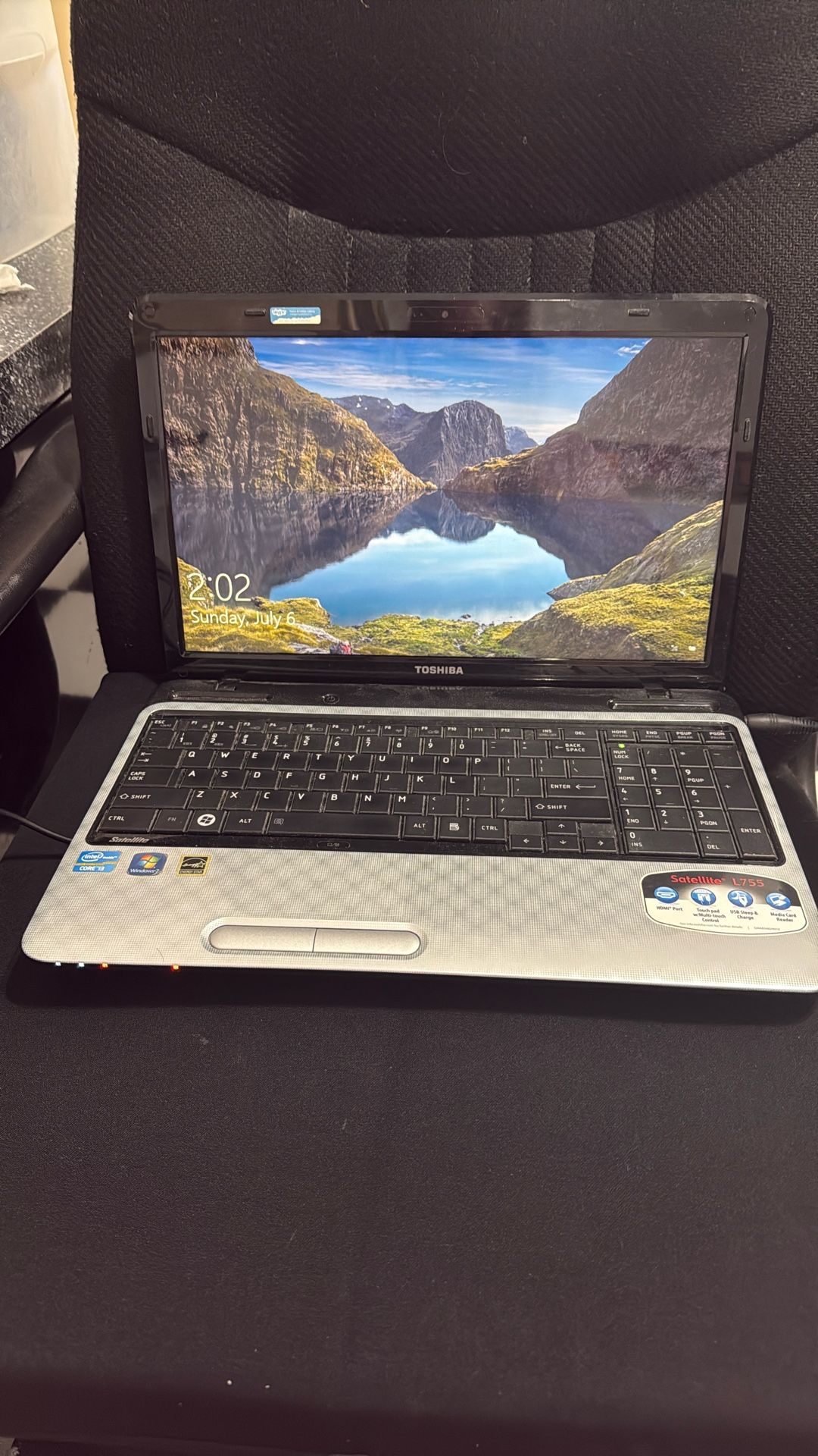 Toshiba Laptop With Windows ~ Intel-core Processor i3 ~Works