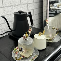 Tea Cup And Kettle Set