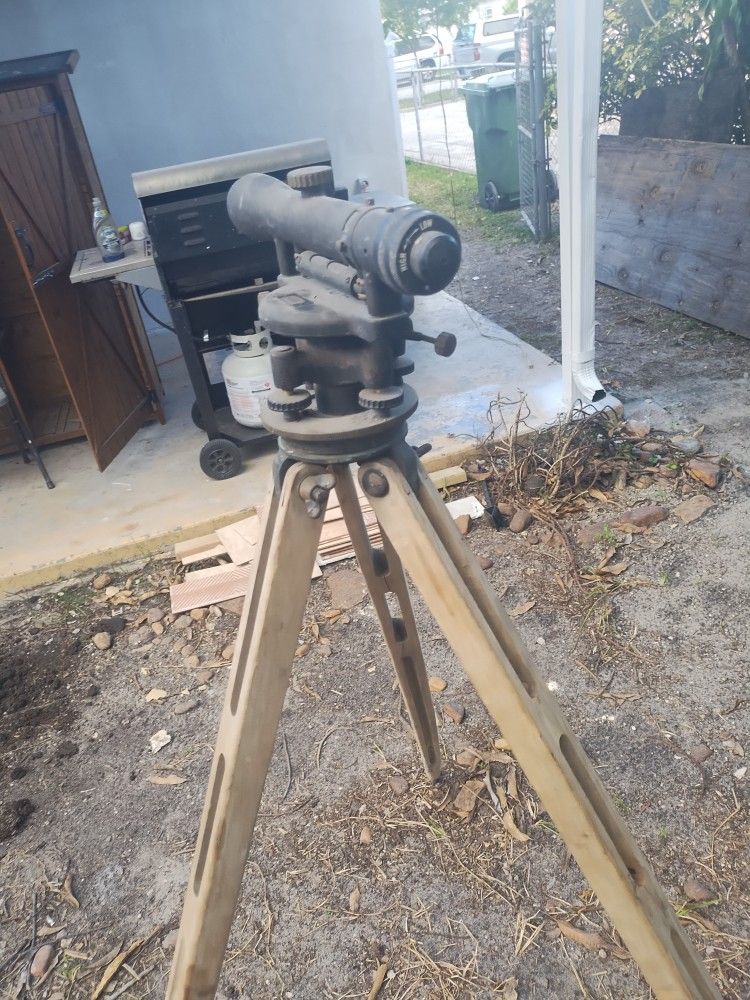 ANTIQUE LAND SURVEILLANCE SCOPE
