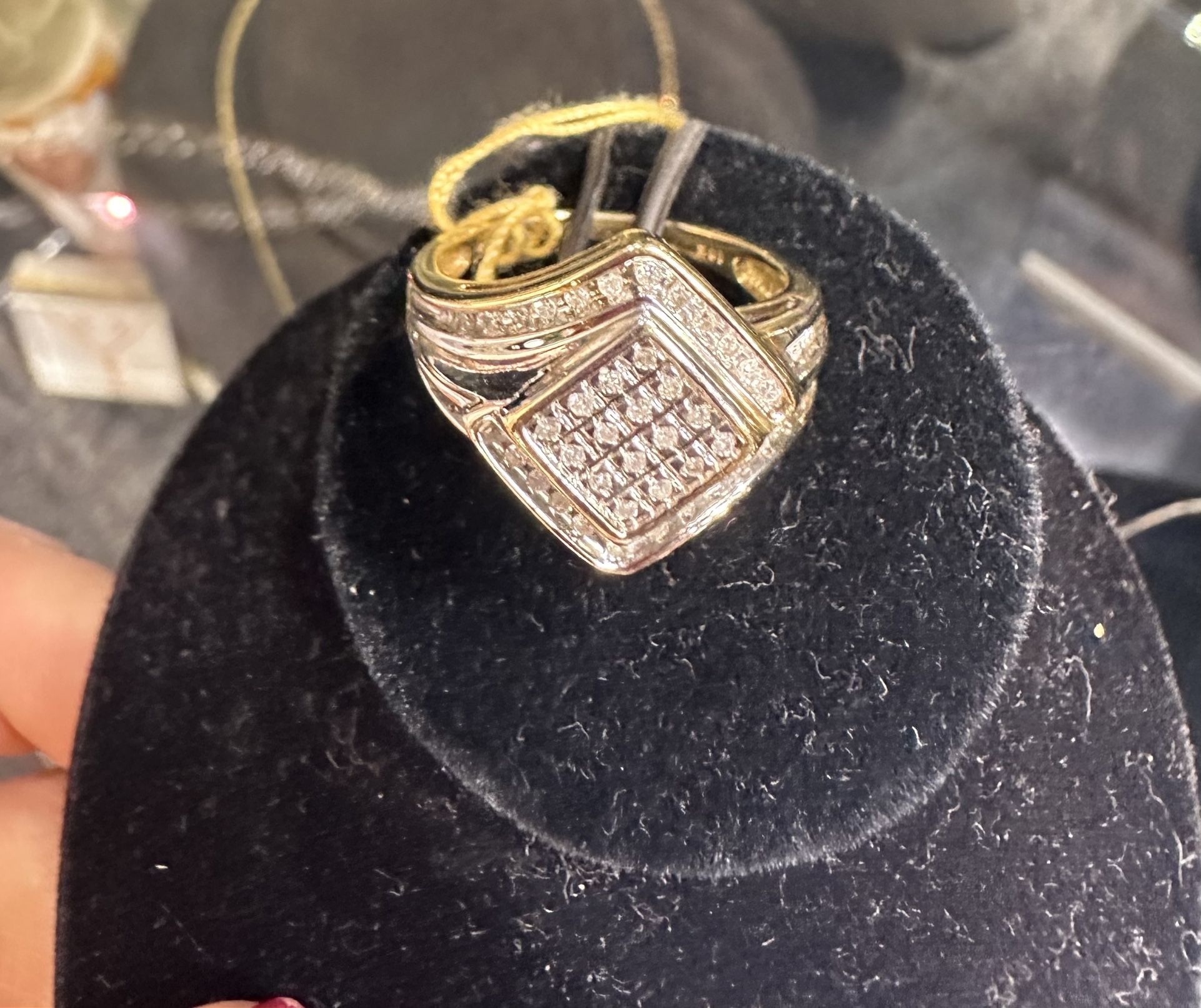 10 K Yellow Gold Diamond Ring  Size 7 