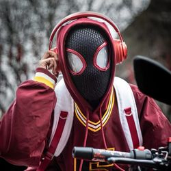 1:1 Miles Morales Mask with Movable Eyes Electronic Mascara Spider-Man Helmet Ring Control