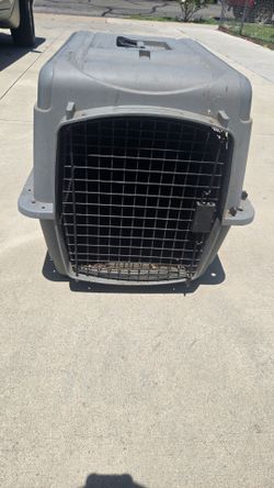 Petmate Sky Kennel 28"