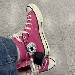 Women’s Size 8 High Top Pink Converse 
