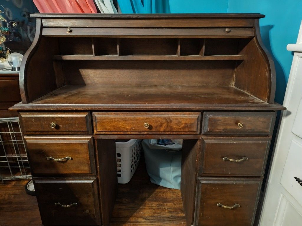 Small Roll Top Desk 