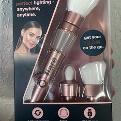 Flare Light-Up Makeup Brush with 3 Interchangeable Heads and Travel Bag