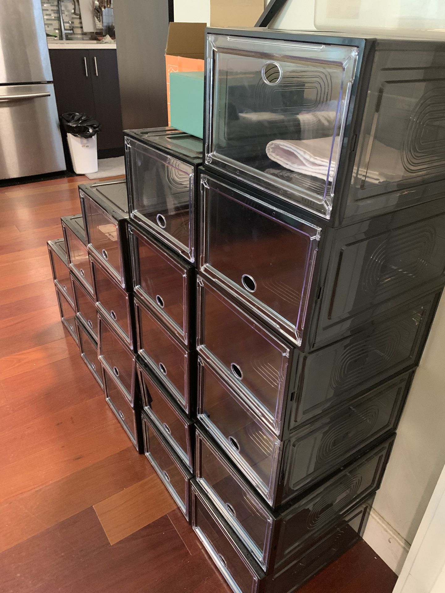 Storage box (shoes)