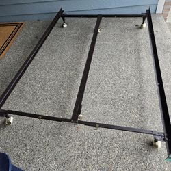 Deluxe Metal BedFrame Full/King