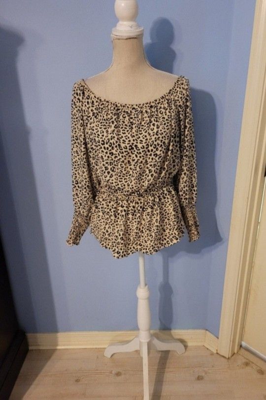 Rue21 Medium Womens Blouse