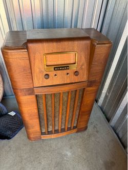 Antique philco wooden console radio