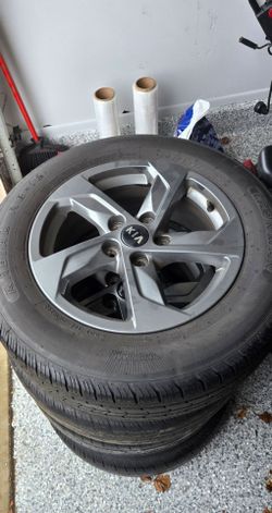 Kia K5 wheels n tires