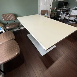 Extendable Dining Table