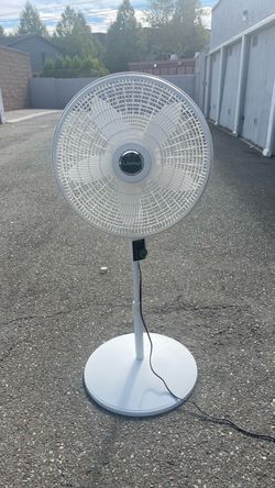 Lasko 18” EcoQuiet Pedestal Fan + Remote – Excellent Condition