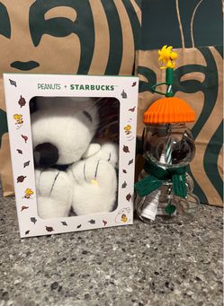 Starbucks x Peanuts Snoopy Plush and Glass Cold Cup