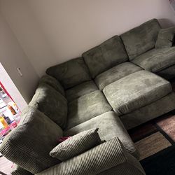 Gorgeous Olive Green 4-Piece Sectional – $350 OBO