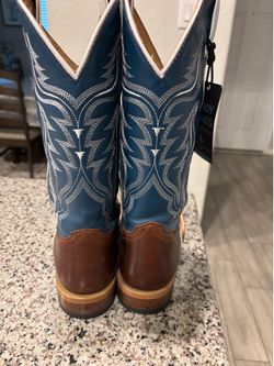 Men’s 10.5 EE Boots