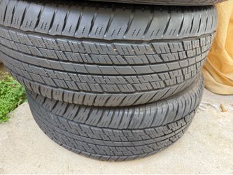 Set Giga Tires cDunlop Grandtrek AT 23 285/60R18 116V BSW Tire