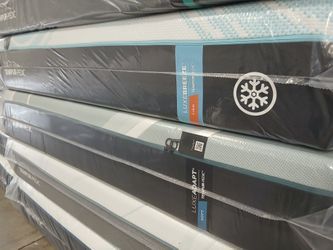 California king Tempurpedic Luxe Breeze Firm Mattress 