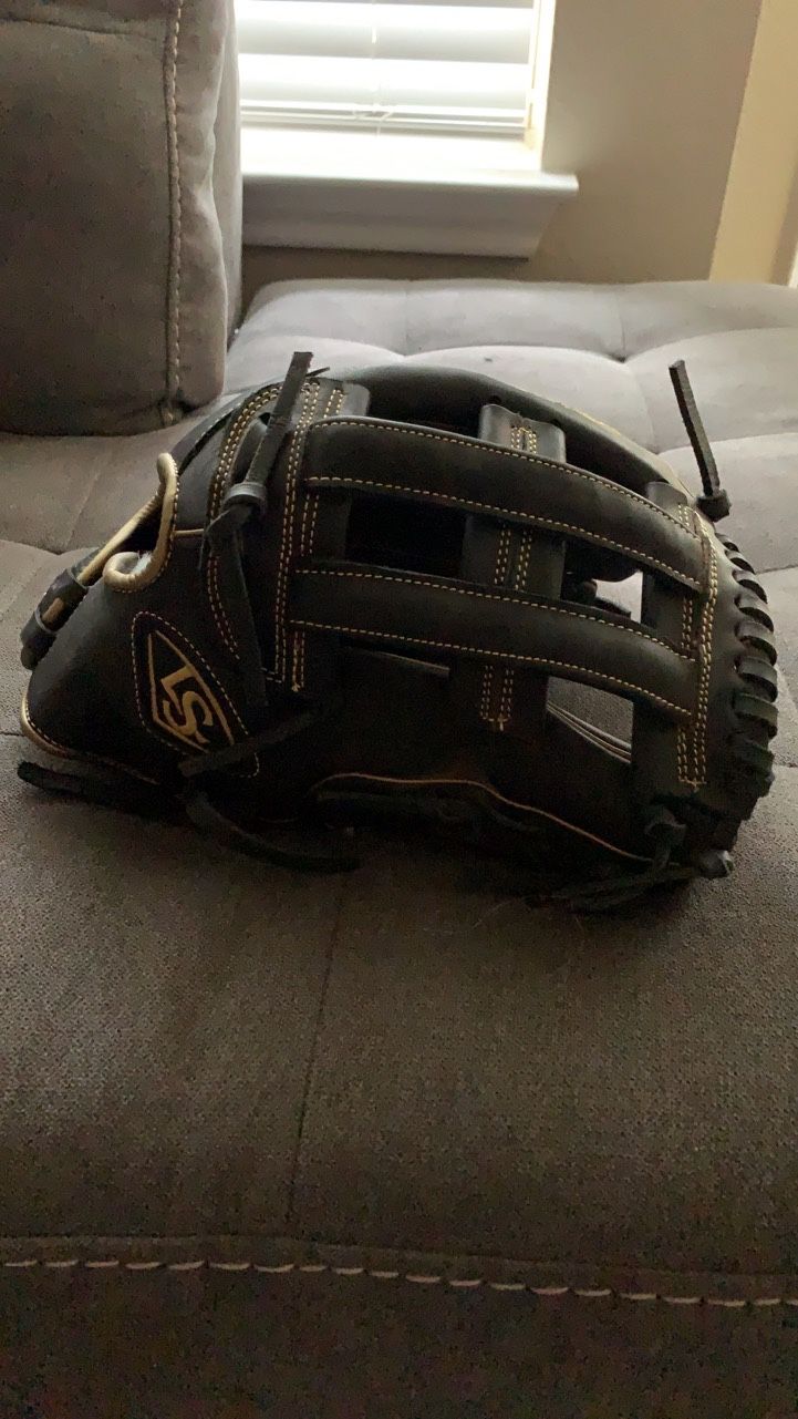 Louisville Slugger Softball glove