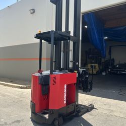 Raymond Double Reach Forklift 