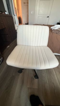 Crisscross chair