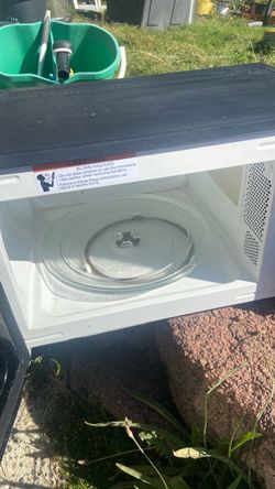 Microwave 700w price 20$. Pick up. E. Side. Tacoma