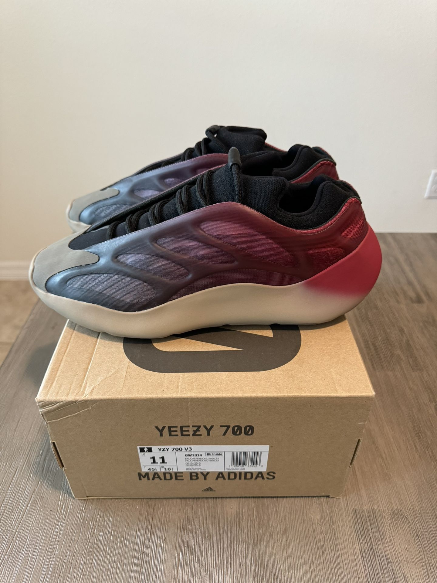 YEEZY 700 V3 SIZE 11 US MEN 'FADE CARBON'